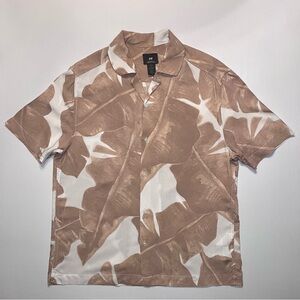 Men’s H&M Leaf Print Beige White Short Sleeve Button Down Dress Shirt Size Small